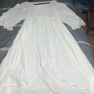April Cornell White Elegant Nightgown
Brontë Nighy White.
